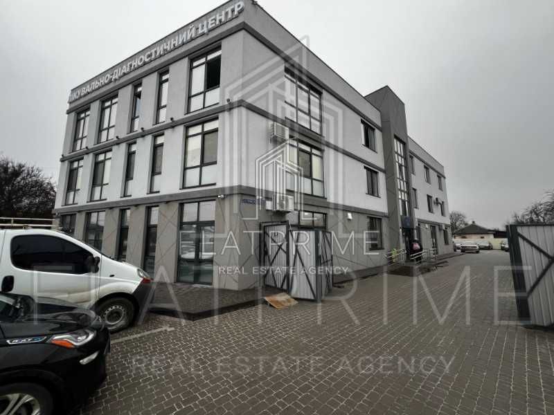 Продаж комерцiйна фасадна будiвля торгове примiщення