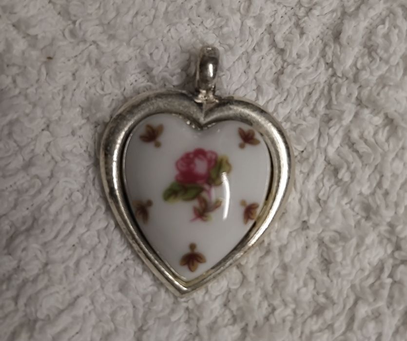 Pendentes em Porcelana e Aro em prata