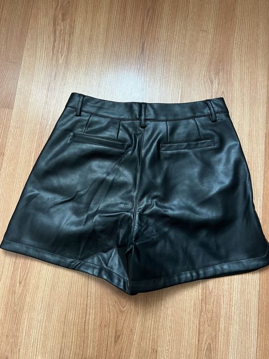 Шорти шкіряні чорні