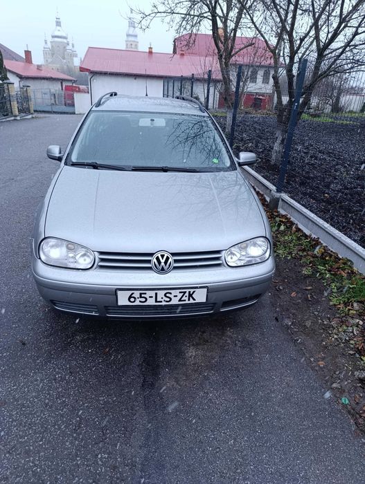 Автомобиль гольф 4