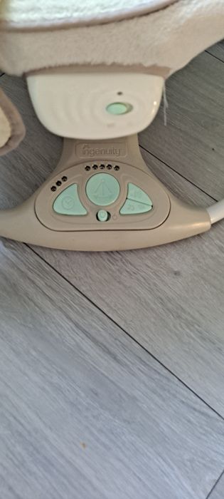 Leżaczek niemowlęcy