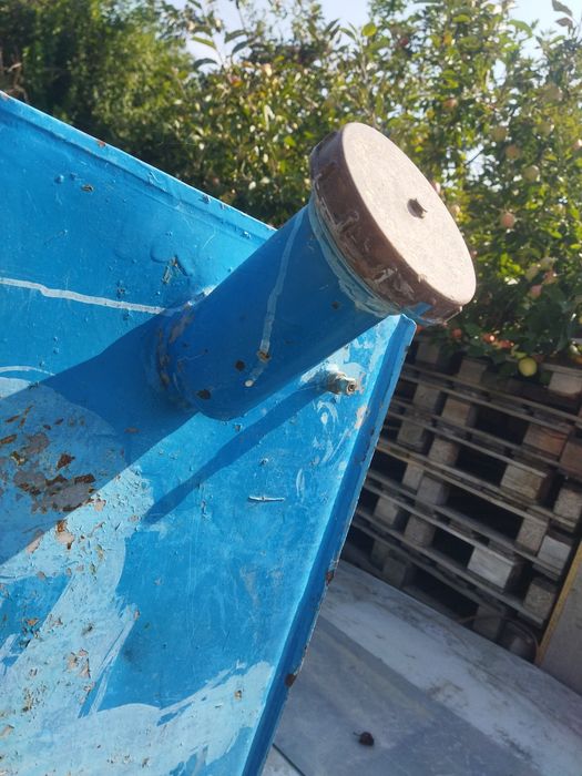 Продам металевий бак здаравений для топлива