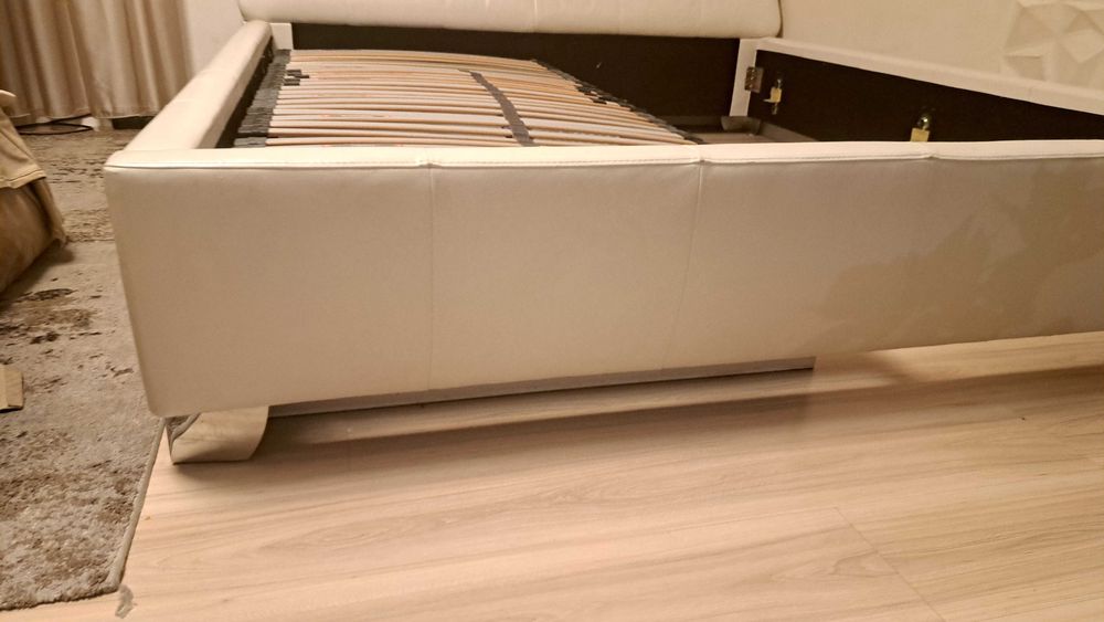 Łóżko(ramy) do sypialni ,skóra naturalna