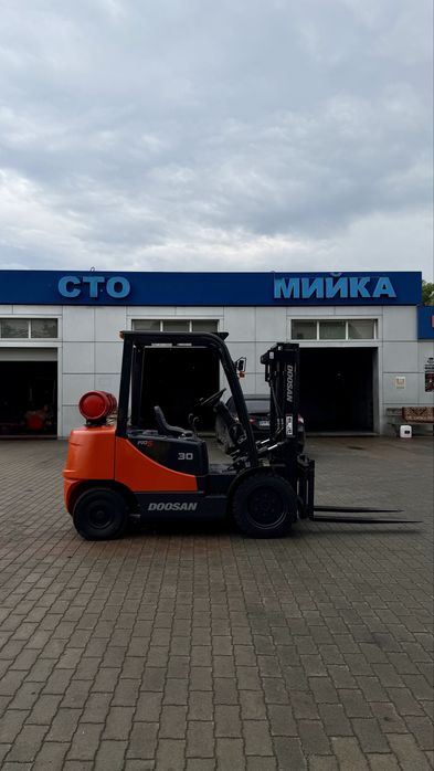 Навантажувач Doosan D30-G PRO 5 Погрузчик