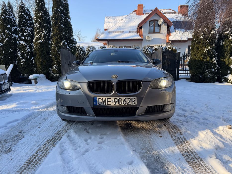 BMW E92 320D automat • Bogate wyposażenie • 2 komplety kół • 243 tyś