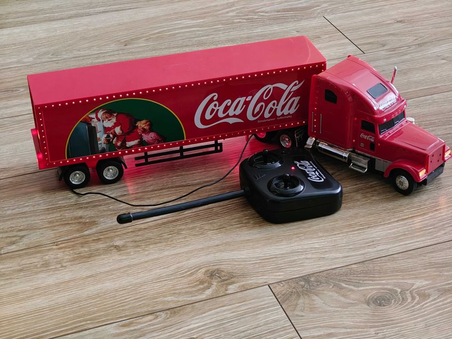 Coca Cola Holiday Caravan Truck 2000 - model kolekcjonerski Vintage