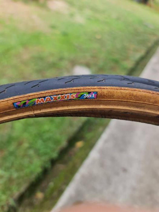 Pneus maxxis estrada 26x1