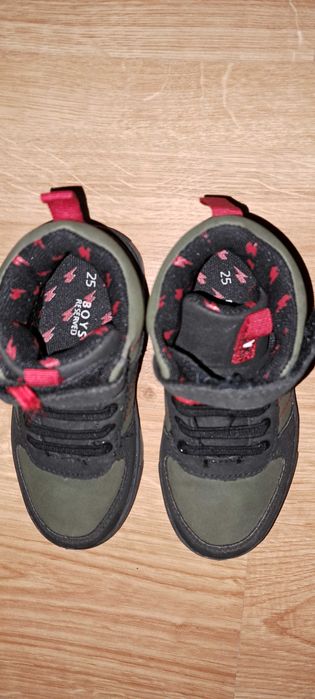 Buty sneakersy reserved r.25 jesień/wiosna