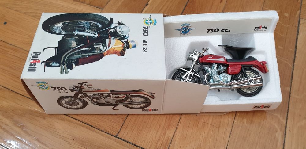 Politoys Polistil MV Agusta 750 GT z pudełkiem skala 1:24