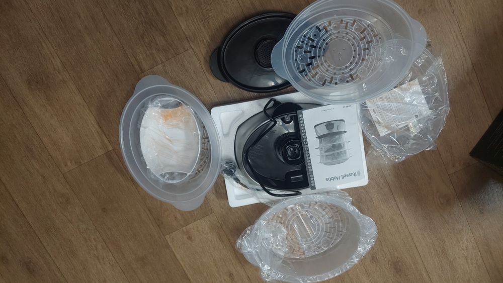 ПРОДАМ Пароварка Russell Hobbs 23560-56
