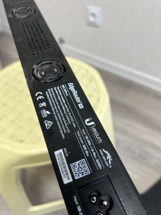 EdgeSwitch 48 комутатор та маршрутизатор