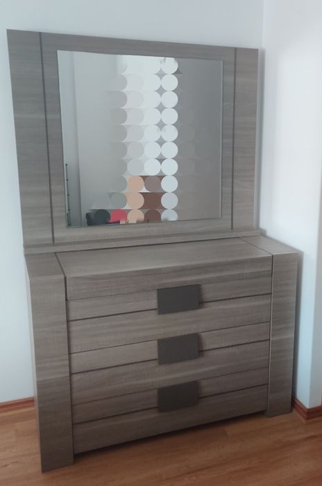 Cómoda, três gavetas com espelho incluído - Ótimo estado