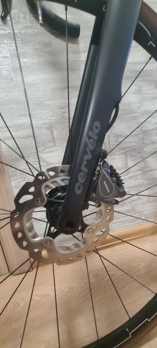 Карбоновий шосейний велосипед Cervelo R3 Disc