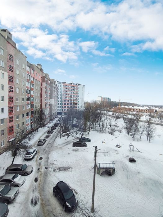 Світла 2-кімнатна квартира з вітальнею-студією 21м2/SZ