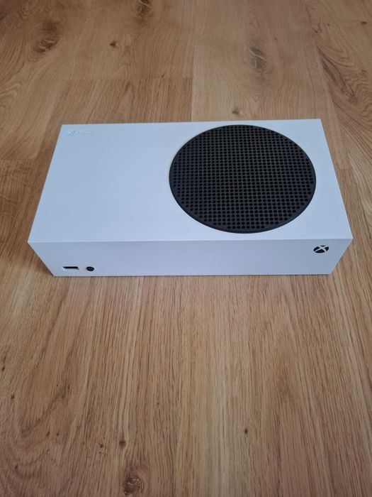 Xbox Series s 2 Pady stan idealny