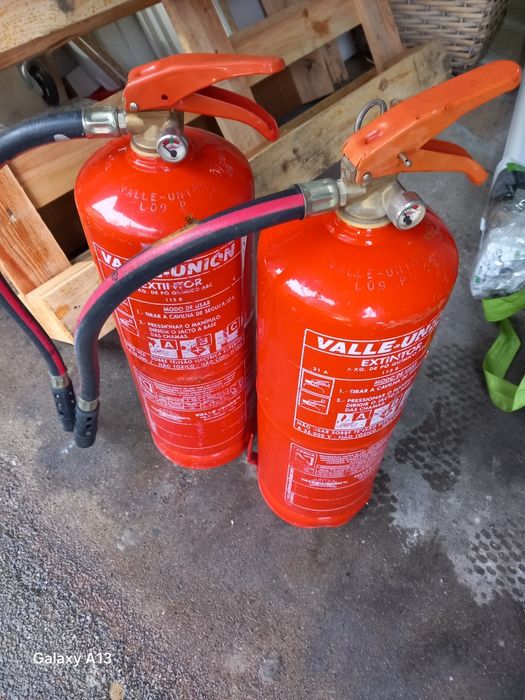 2 extintores 6kgs vazios-5€