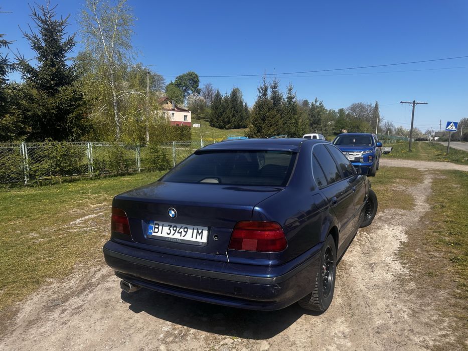 BMW525 з доками добре