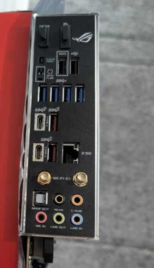 ASUS ROG Strix Z690-F Gaming WiFi | Excelente estado