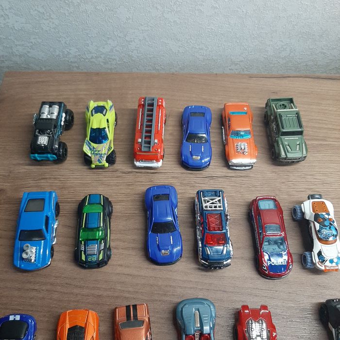 Машинки Hot Wheels