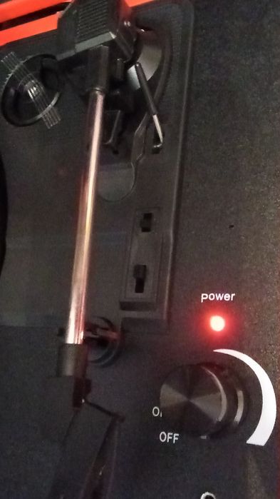 GIRADISCOS Eléctrico. Novo. Com 8 Fotos