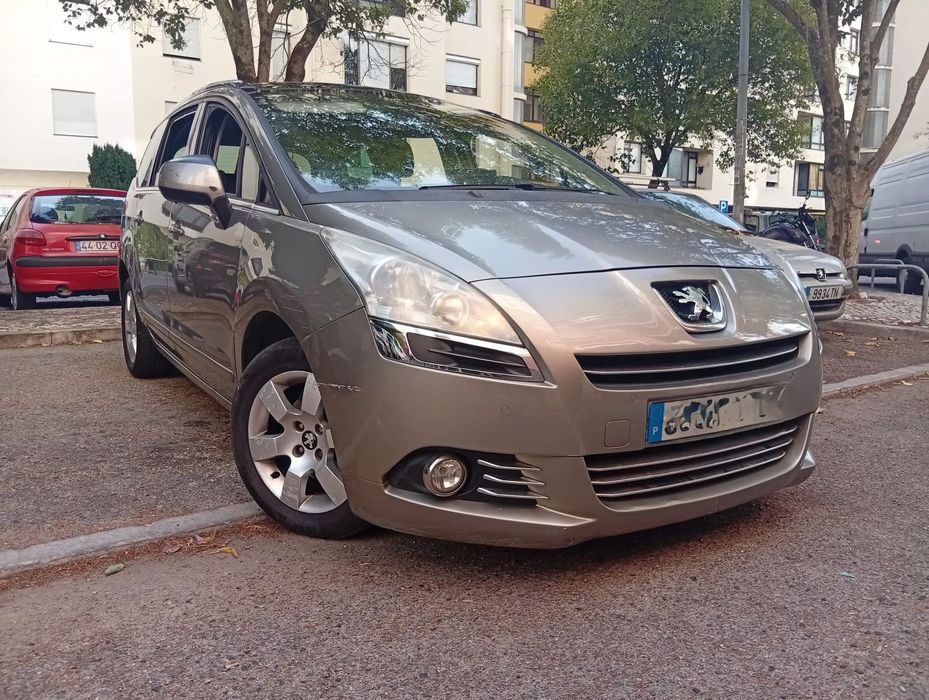 Peugeot 5008 1.6 E-HDi 5L Allure 2-Tronic