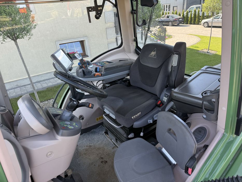 Fendt 828 Vario SCR Profi Plus RTK