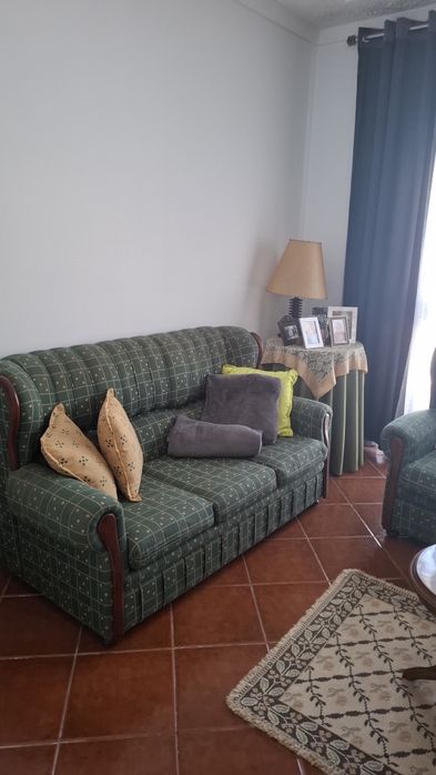 Sala completa em madeira maciça