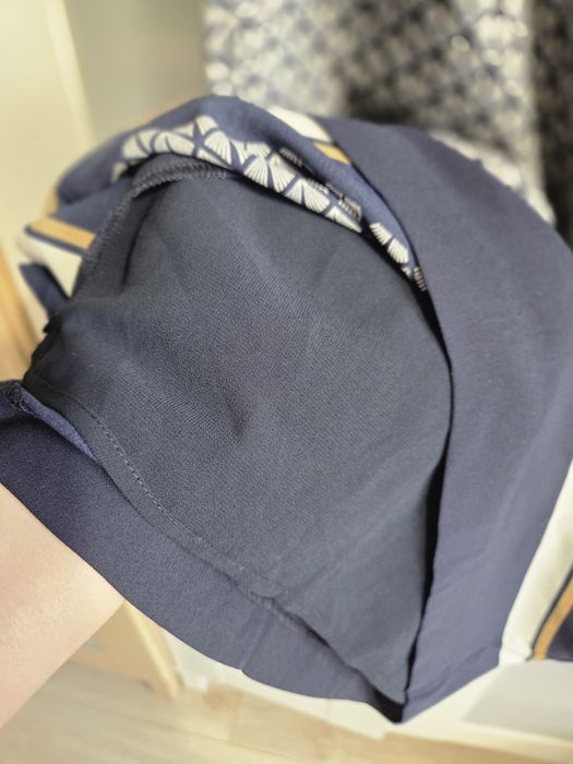 Sukienka luźna prosty fason H&M geometryczny wzór
