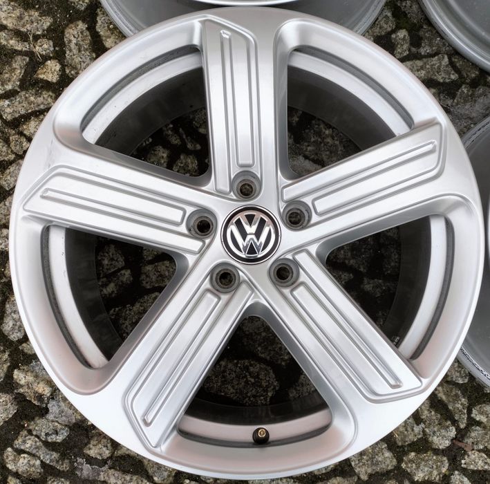 Felgi aluminiowe VW GTI GTD Golf Touran Caddy 7,5x18 ET49 5x112