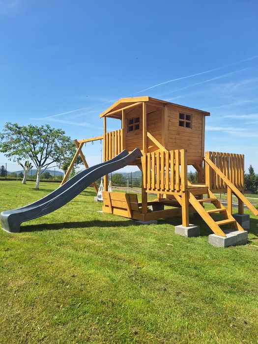 Plac zabaw dla dzieci Asia domek zjeżdżalnia taras piaskownica huśtawk