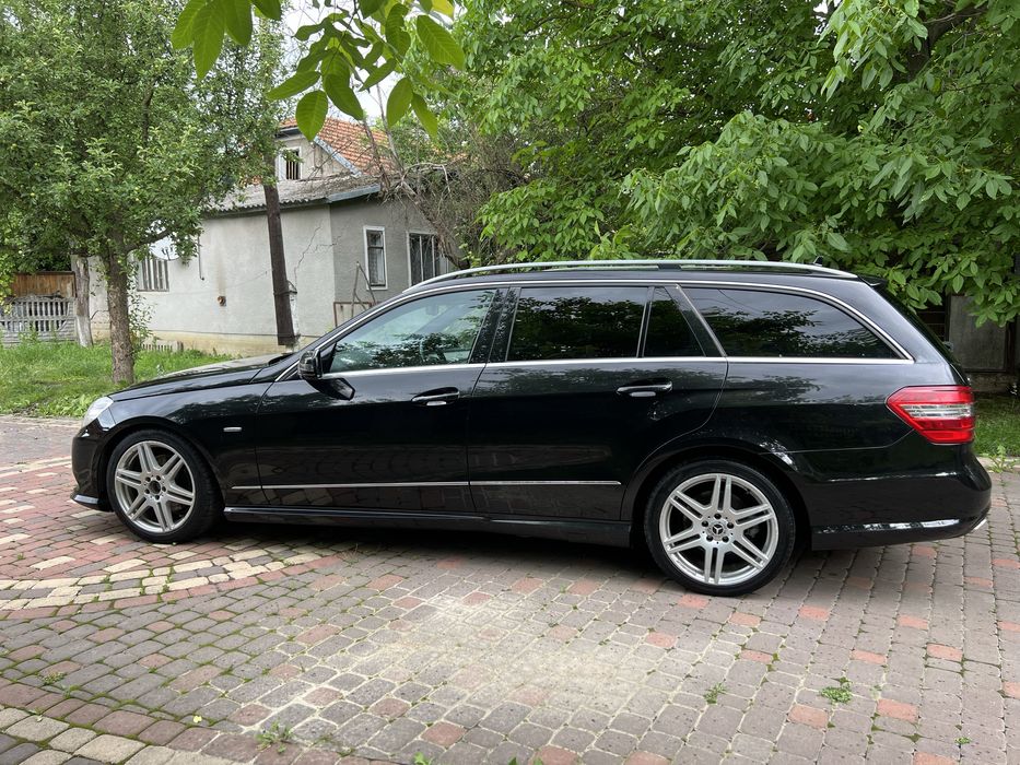 Продам Mercedes Benz E212 AMG праве кермо.