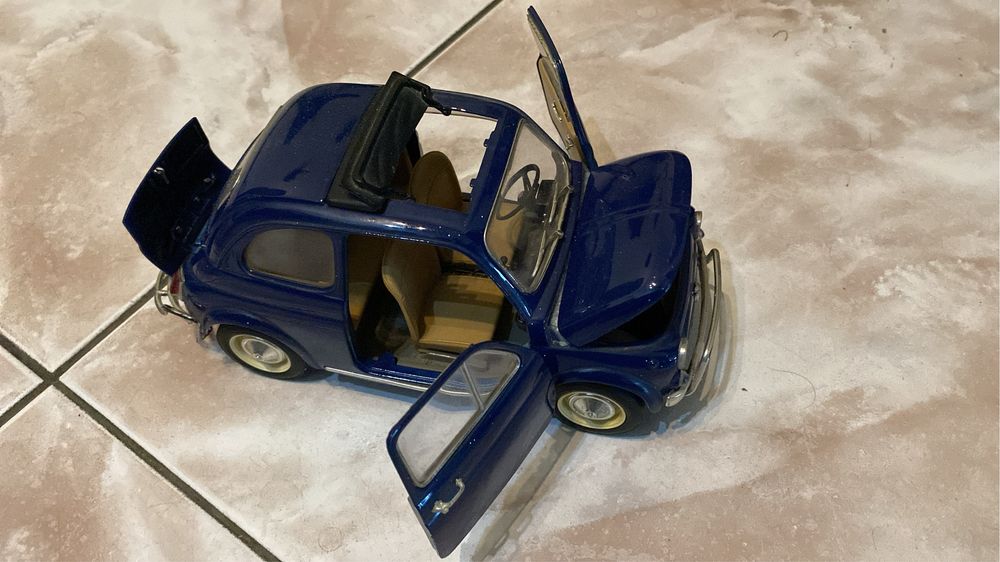 Miniatura Mercedes e Fiat