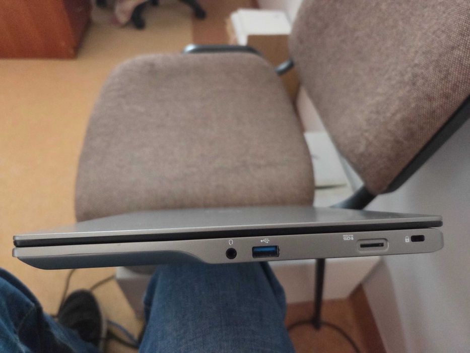 Fujitsu Lifebook U | i5-1135G7 |8 GB|256 SSD| 14" bardzo lekki