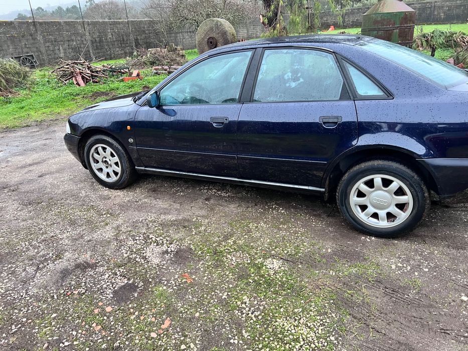 Vendo carro audi A4.