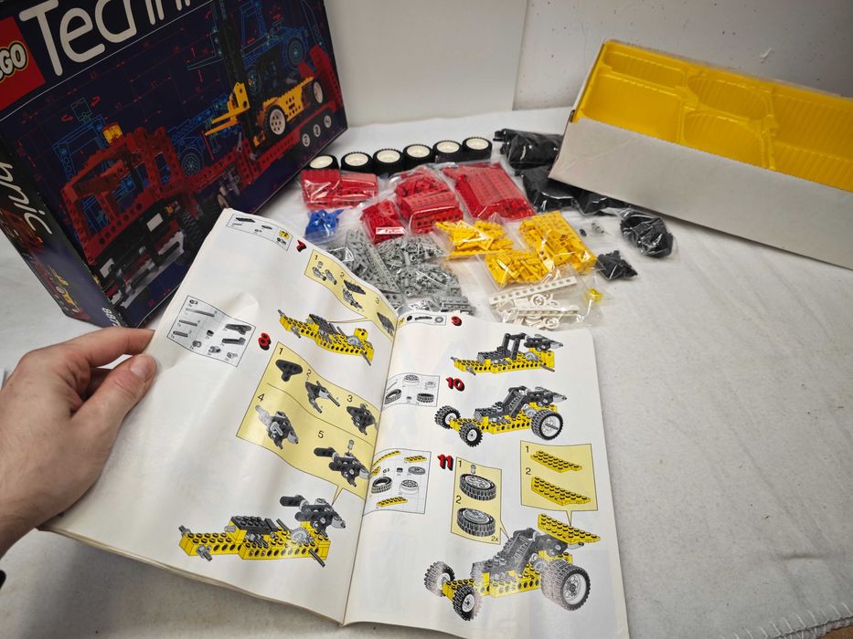 Lego Technic 8872 "Forklift Transporter"; 1993; [156]