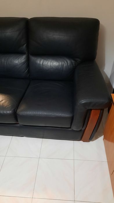 Sofá em pele,em excelente estado, rigorosamente impecável