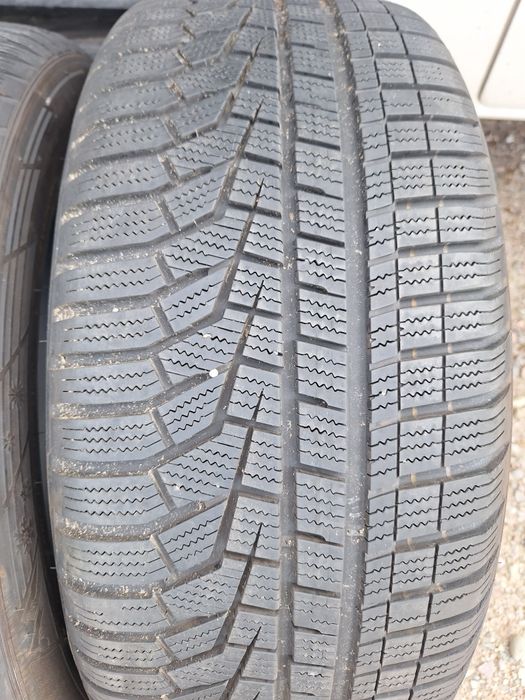 Opony zimowe Hankook Winter icept evo2 235 50 r19 103H