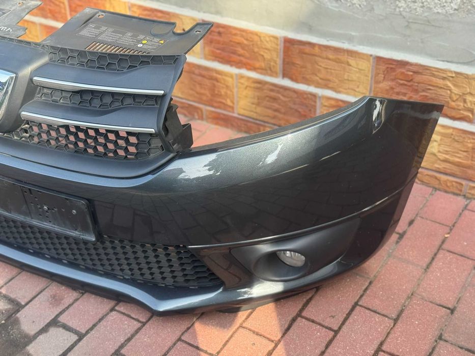 Zderzak kompletny przód Dacia Logan 2013