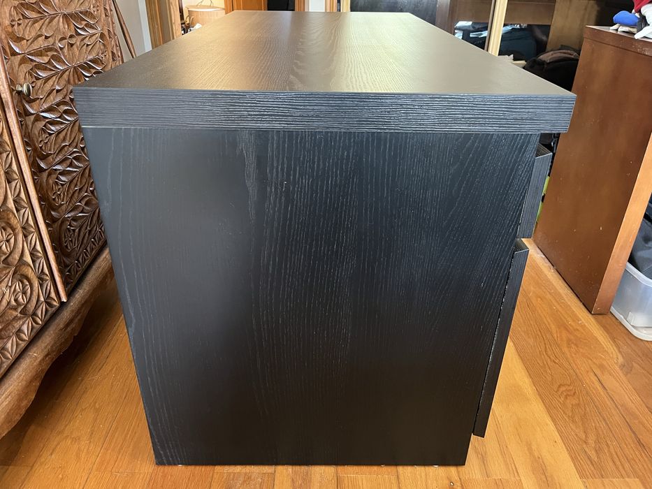 Secretária nova com gaveta e prateleiras