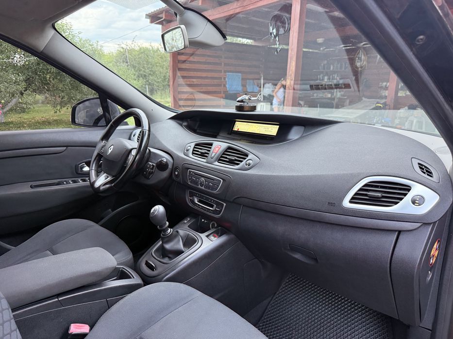 Renault Grand Scenic 3 1.9 dci 2010 рік 7 місць