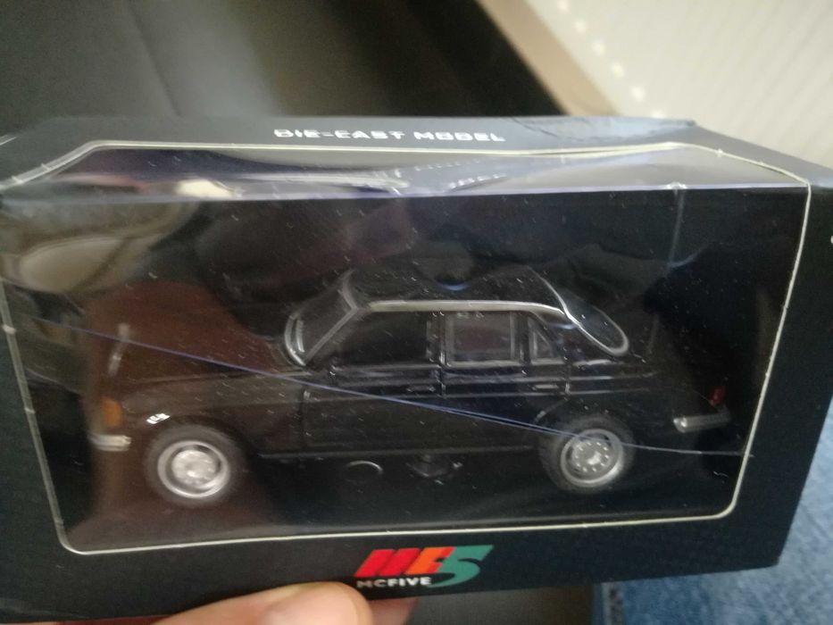 Model nowy Mercedes-Benz 300D (1981r) 1:36