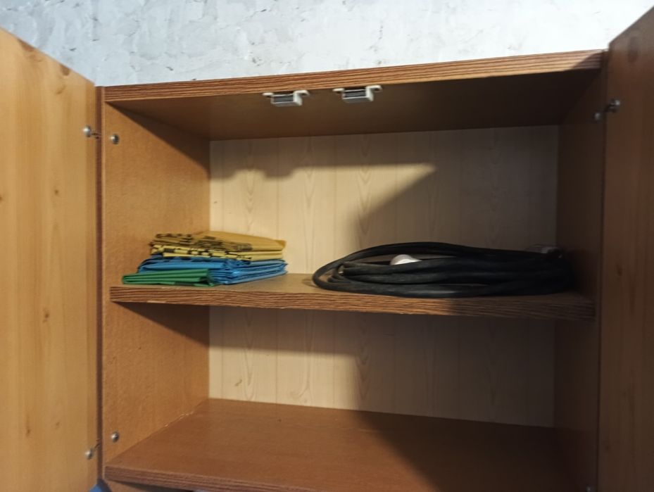 Szafka wisząca na wszystko