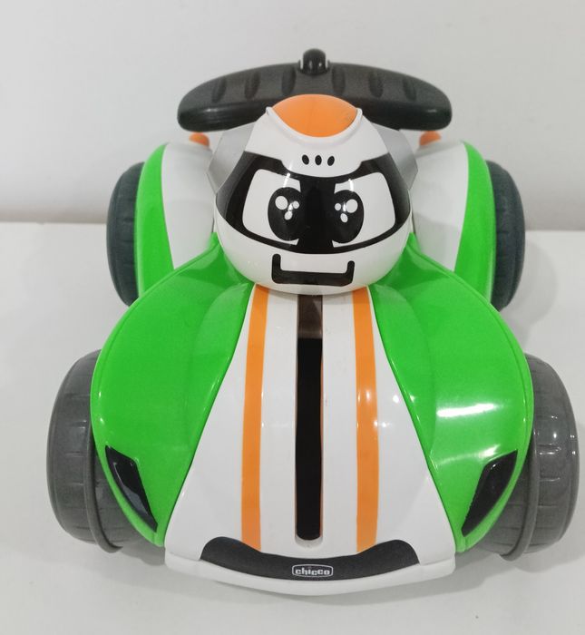Carro/ Robot telecomandado Chicco