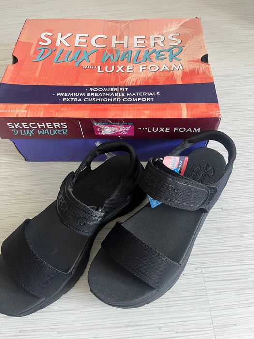 Sandały Skechers D'Lux Walker Luxe Foam r.39 czarne platforma powystawowe