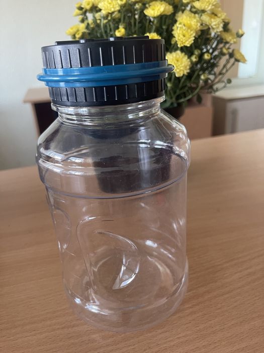 Продам цікаву копілку з електронним дисплеєм.