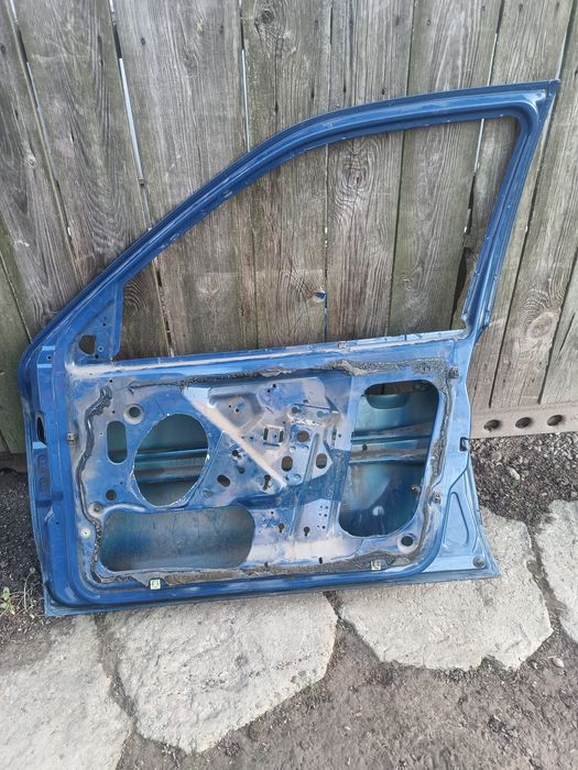 Продам двери форд мондео1