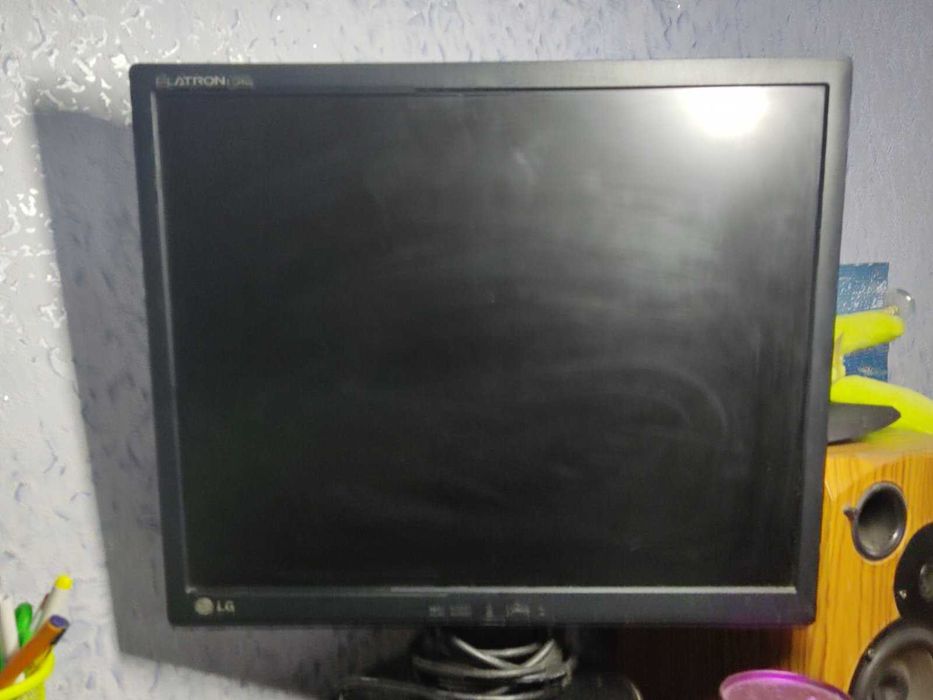 Монітор LG 19 дюймів