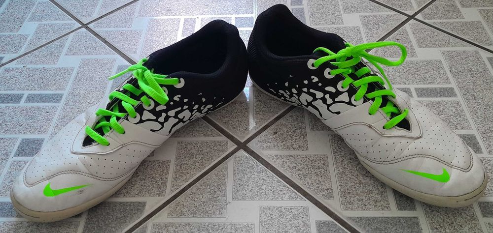 buty halowe NIKE rozm.40