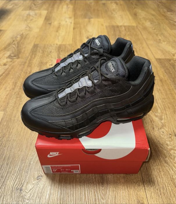 Оригінальні кросівки Nike Air Max 95 black Essential