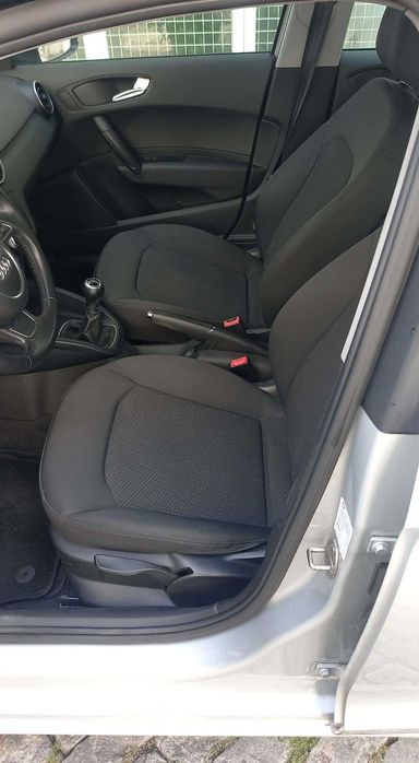 Audi A1 Sportback 1.6Tdi 90cv Nacional  c/livro revisoes